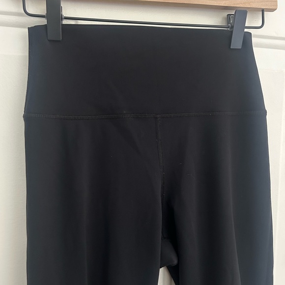 Alo Yoga • Black Ripped Warrior High Waisted Legging Sz Sm Activewear Gym Wear - Picture 10 of 14